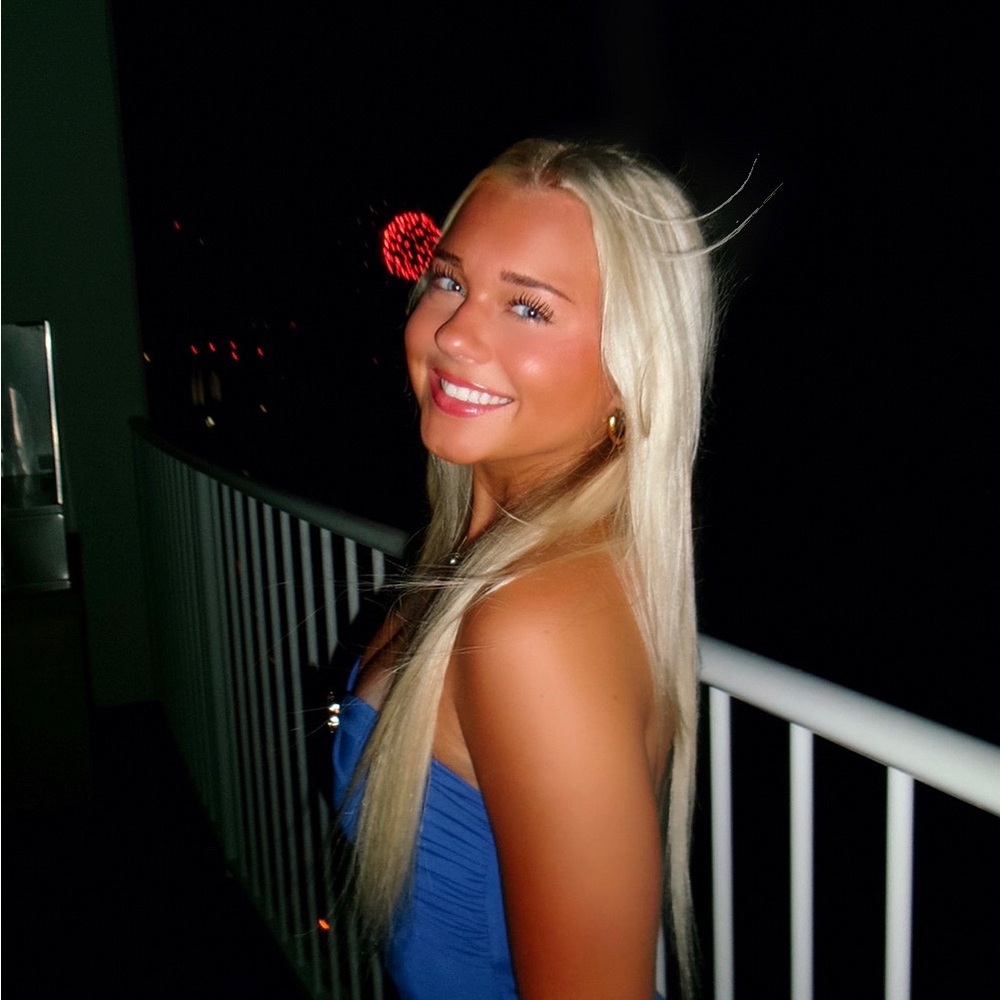 Meet your Posher, Ava